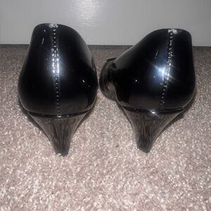 Capps Uniform Airline footwear